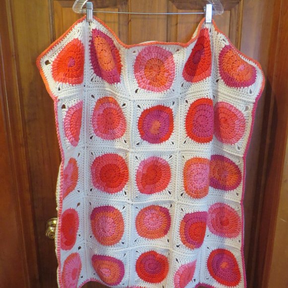 Beautiful Crocheted Blanket / Throw / Afgan - Picture 3 of 3